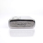 Zippo Armor modelleri, standart Zippo çakmaklara göre daha kalın gövde yapısına, derin işleme detaylarına, dayanıklı metal yüzeye ve premium tasarıma sahip orijinal benzinli çakmak çeşitleri