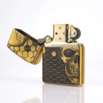 Skull Design Armor  Zippo Çakmak - Görsel 5