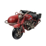 Kırmızı renkli, yan sepetli klasik motosiklet tasarımına sahip eskitme görünümlü dekoratif metal motosiklet maketi.