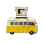 Vintage sarı krem renkli, açılır fotoğraf çerçeveli ve tavan bagajlı dekoratif metal minibüs maketi, retro seyahat ve karavan temalı hediyelik eşya.