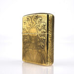 Orijinal Zippo Armor çakmak, Medusa Design mitolojik figür detayları ve kalın gövdeli Armor kasa yapısıyla öne çıkan koleksiyonluk premium Zippo modeli – Ateş Premium.