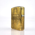 Orijinal Zippo Armor çakmak, Medusa Design mitolojik figür detayları ve kalın gövdeli Armor kasa yapısıyla öne çıkan koleksiyonluk premium Zippo modeli – Ateş Premium.