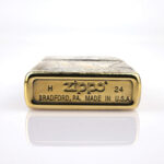 Orijinal Zippo Classic çakmak, 360° aslan desenli gold renk yüzeye sahip şık ve dikkat çekici Zippo modeli – Ateş Premium.