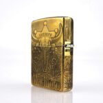 Orijinal Zippo Classic çakmak, Marlboro Design 360° yüzey uygulaması ve limitli seri yapısıyla öne çıkan koleksiyonluk Zippo modeli – Ateş Premium.