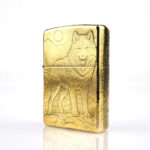 Orijinal Zippo Classic çakmak, Wolf Design 360° yüzey uygulaması ve kurt desenli görünümüyle öne çıkan şık Zippo modeli – Ateş Premium.