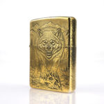Orijinal Zippo Classic çakmak, Wolf Design 360° yüzey uygulaması ve kurt desenli görünümüyle öne çıkan şık Zippo modeli – Ateş Premium.