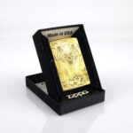 Orijinal Zippo Classic çakmak, Wolf Design 360° yüzey uygulaması ve kurt desenli görünümüyle öne çıkan şık Zippo modeli – Ateş Premium.