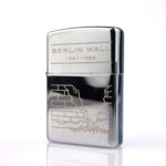 Berlin Wall Koleksiyonluk Zippo Çakmak (Kitapçıklı Set) - Görsel 6