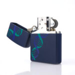 DNA Design Limited Koleksiyonluk Zippo Çakmak (Kitapçıklı Set) - Görsel 4