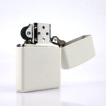 Peace Symbol Limited Koleksiyonluk Zippo Çakmak (Kitapçıklı Set) - Görsel 3