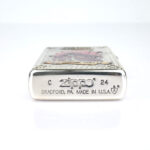 Orijinal Zippo Armor çakmak, silver gövdesi, Monkey D. Luffy karakter figürü ve renkli kabartmalı anime temasıyla öne çıkan kalın gövdeli premium Zippo çakmak modeli – Ateş Premium.