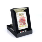 Orijinal Zippo Armor çakmak, silver gövdesi, Monkey D. Luffy karakter figürü ve renkli kabartmalı anime temasıyla öne çıkan kalın gövdeli premium Zippo çakmak modeli – Ateş Premium.