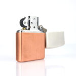 Orijinal Zippo çakmak, solid sterling silver ve solid copper bimetal kasa yapısına sahip, yüksek parlak yüzeyli premium Zippo modeli – Ateş Premium.